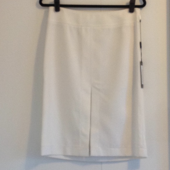 Dolce & Gabbana Dresses & Skirts - Dolce & Gabbana white pencil skirt